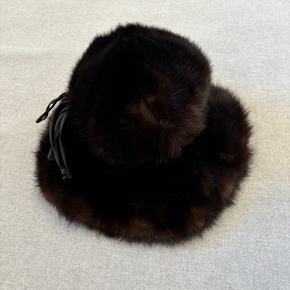 Gorgeous Vintage Wide Brimmed Brown Fur Hat Neiman Marcus - Picture 1 of 7